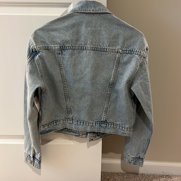 Light wash Jean jacket - Picture 3 of 3